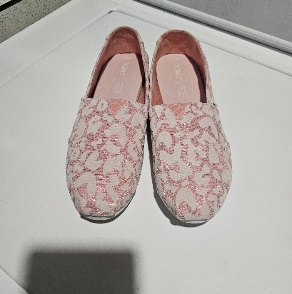 Size 9.5 Toms Pink and White Glitter Leopard Slip-Ons